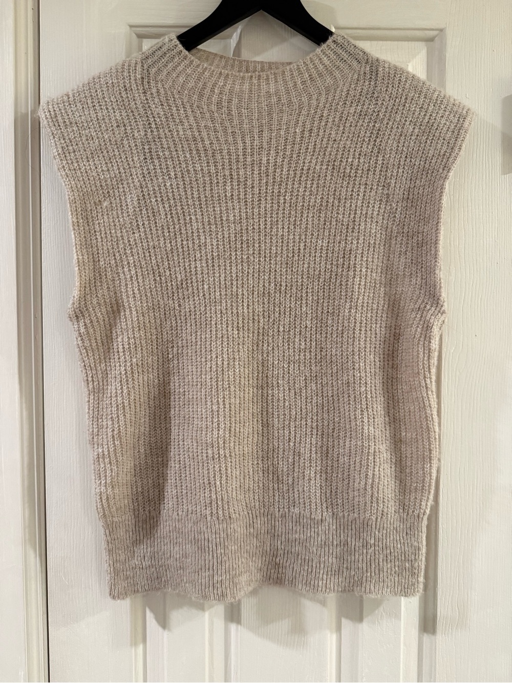 Banana Republic Cream Ribbed Sleeveless Crewneck Sweater Vest